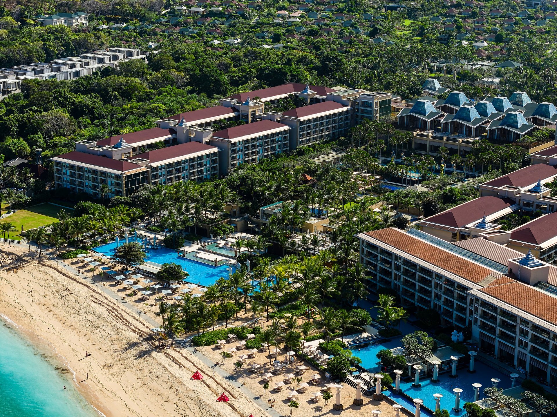 Tropical luxury resort